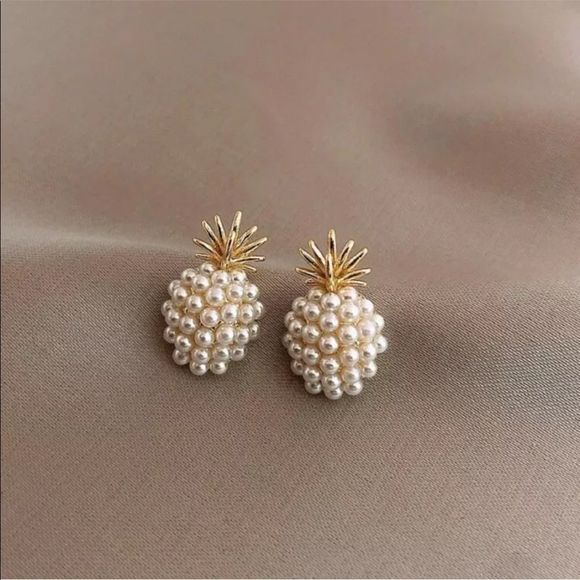Pineapple Gold Pearl Earrings - Picture 1 of 5